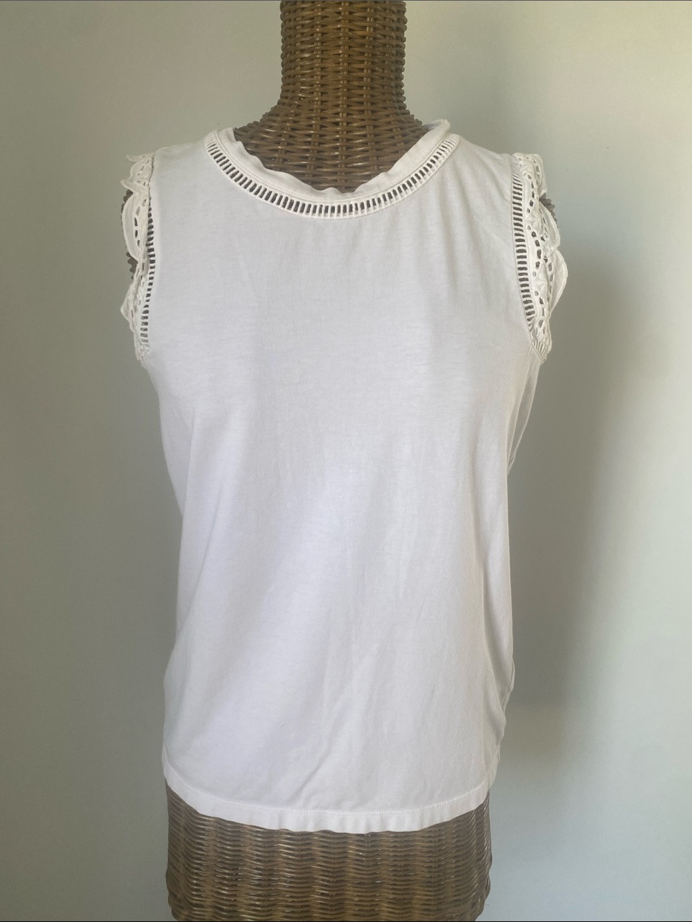 Lily Pilitzer White Crochet-Trim Sleeveless Tank Top